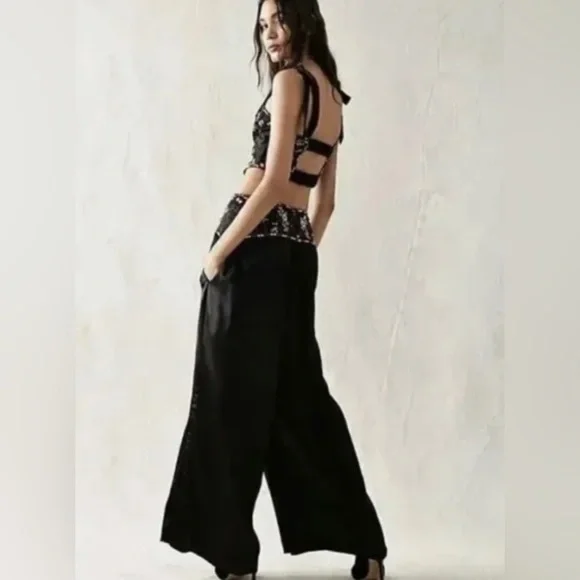 Free People Ensemble Petra Black Satin Pant Crop Top Set Embroidered Size 2